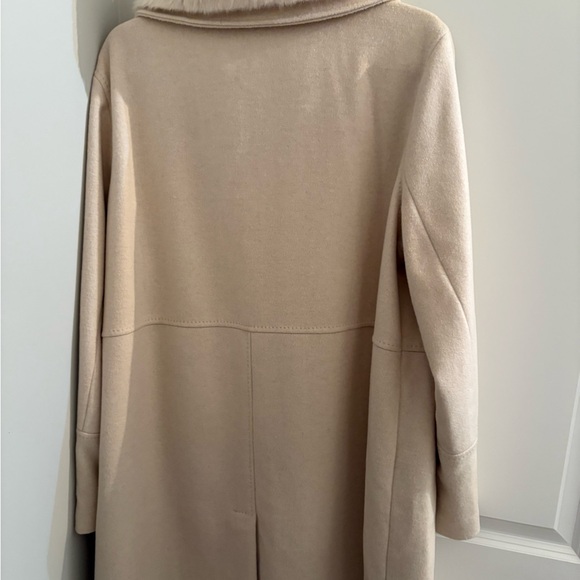 Coat - Picture 3 of 4